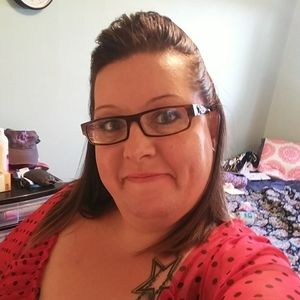 Meet your Posher, Desiree